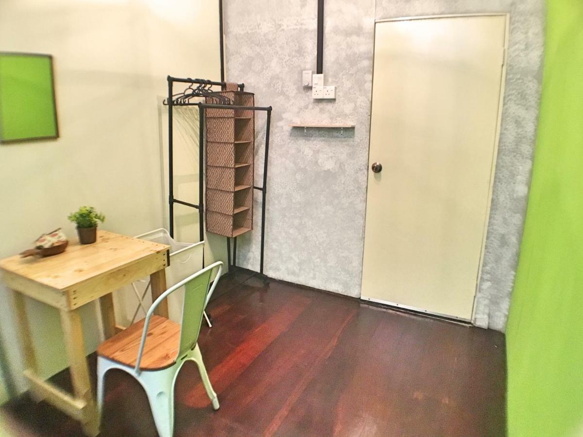 Lavender Green Home Malacca Esterno foto